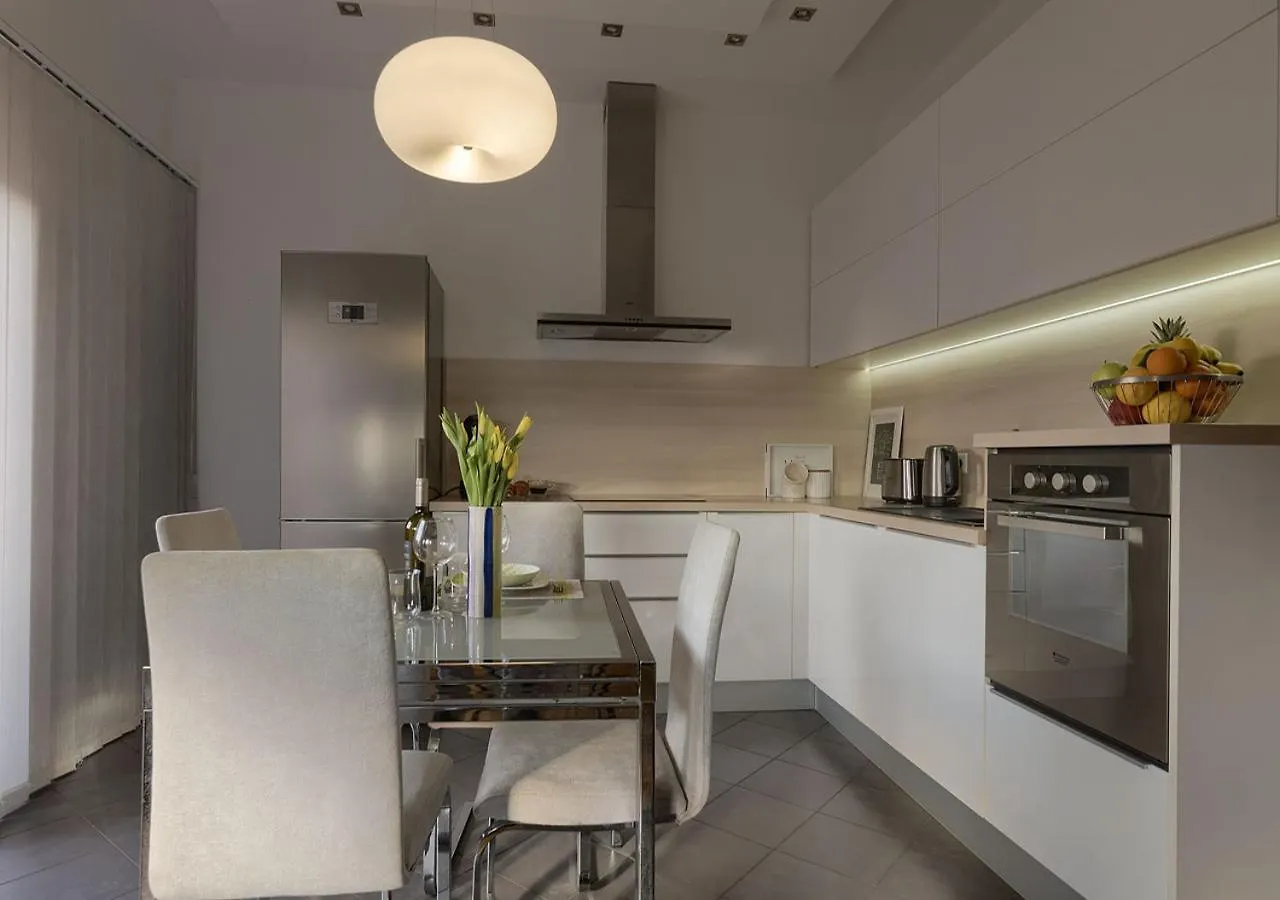 Apartment Leki - Newly Renovated, Modern City Spot بولا كرواتيا