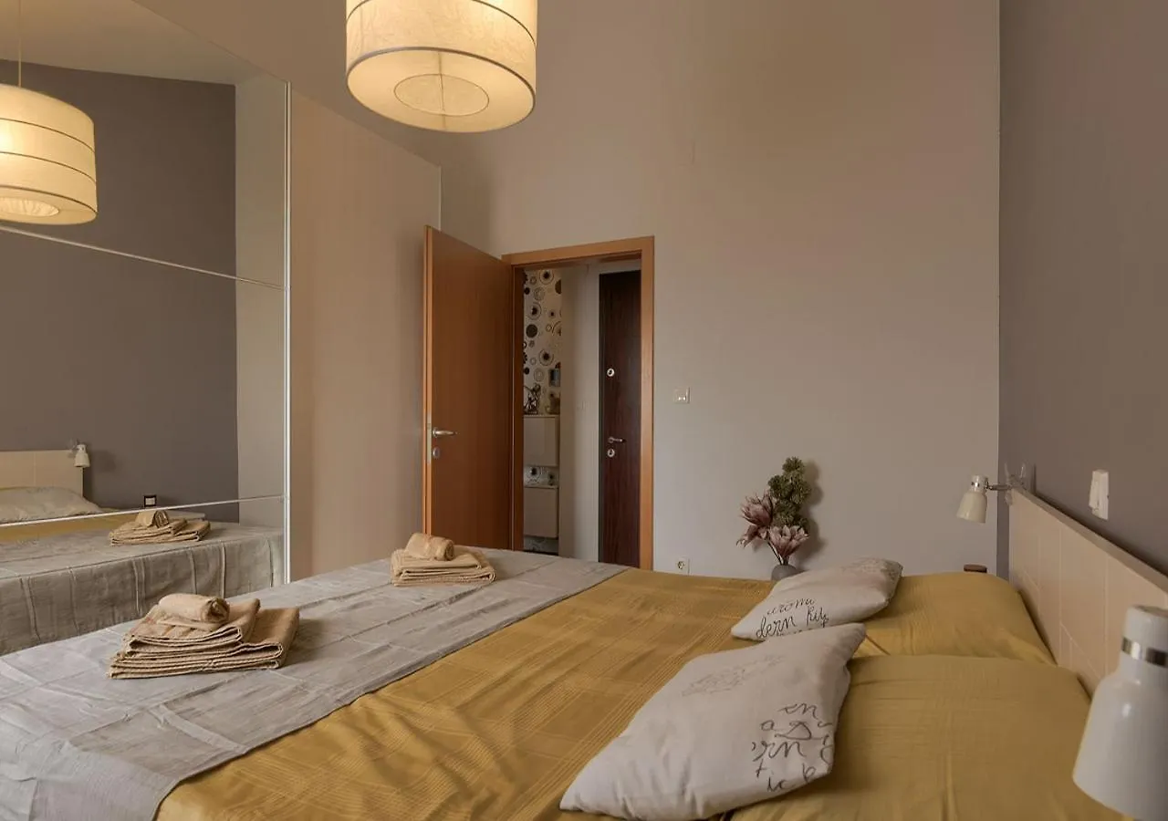 Apartment Leki - Newly Renovated, Modern City Spot Pula