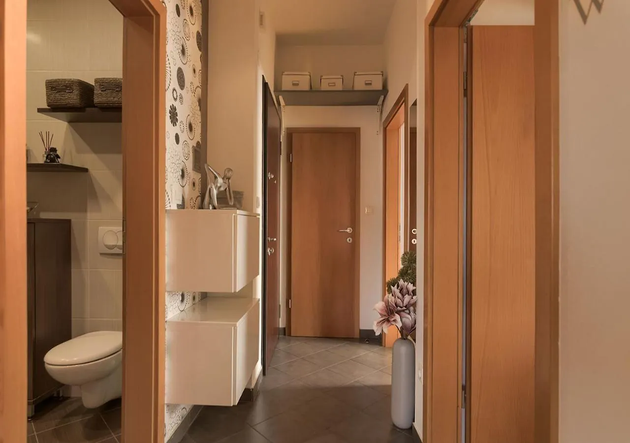 Apartment Leki - Newly Renovated, Modern City Spot Pula Croatia