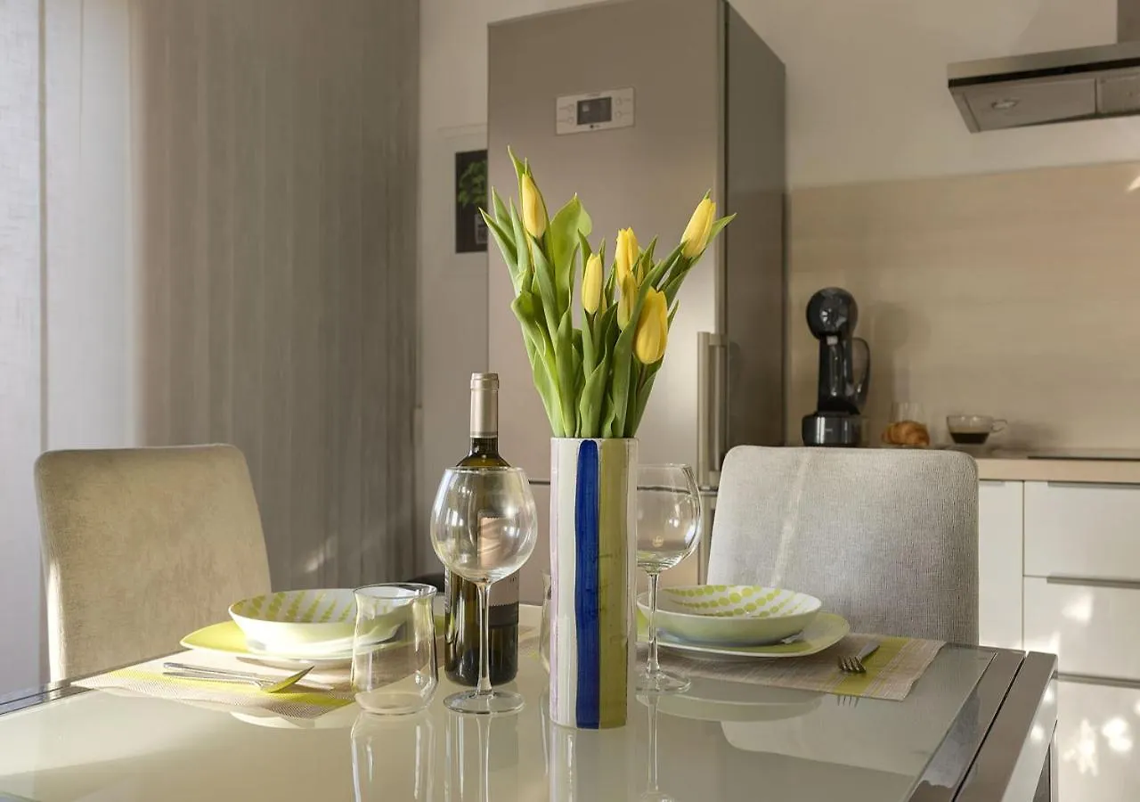 Apartment Leki - Newly Renovated, Modern City Spot Pula